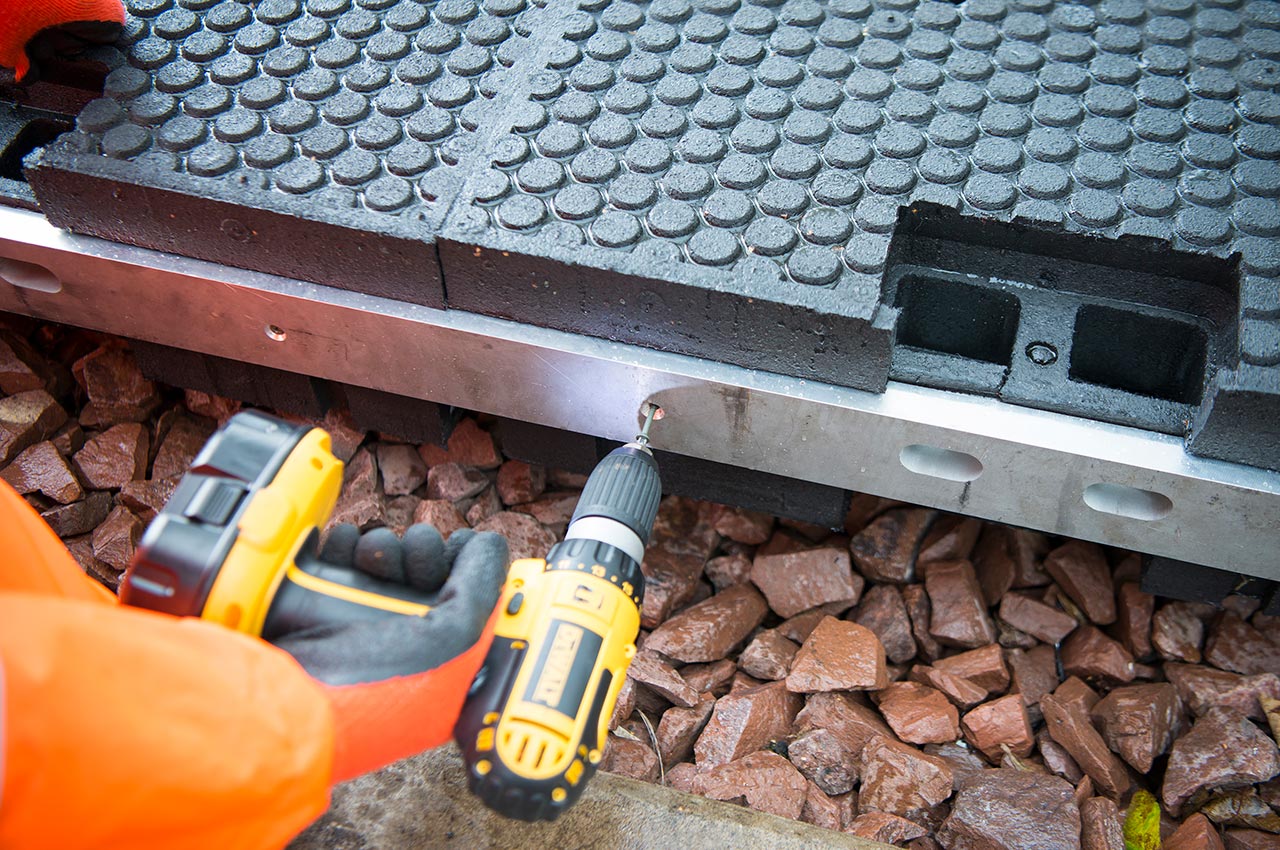 Interlocking RRAP modular system installation